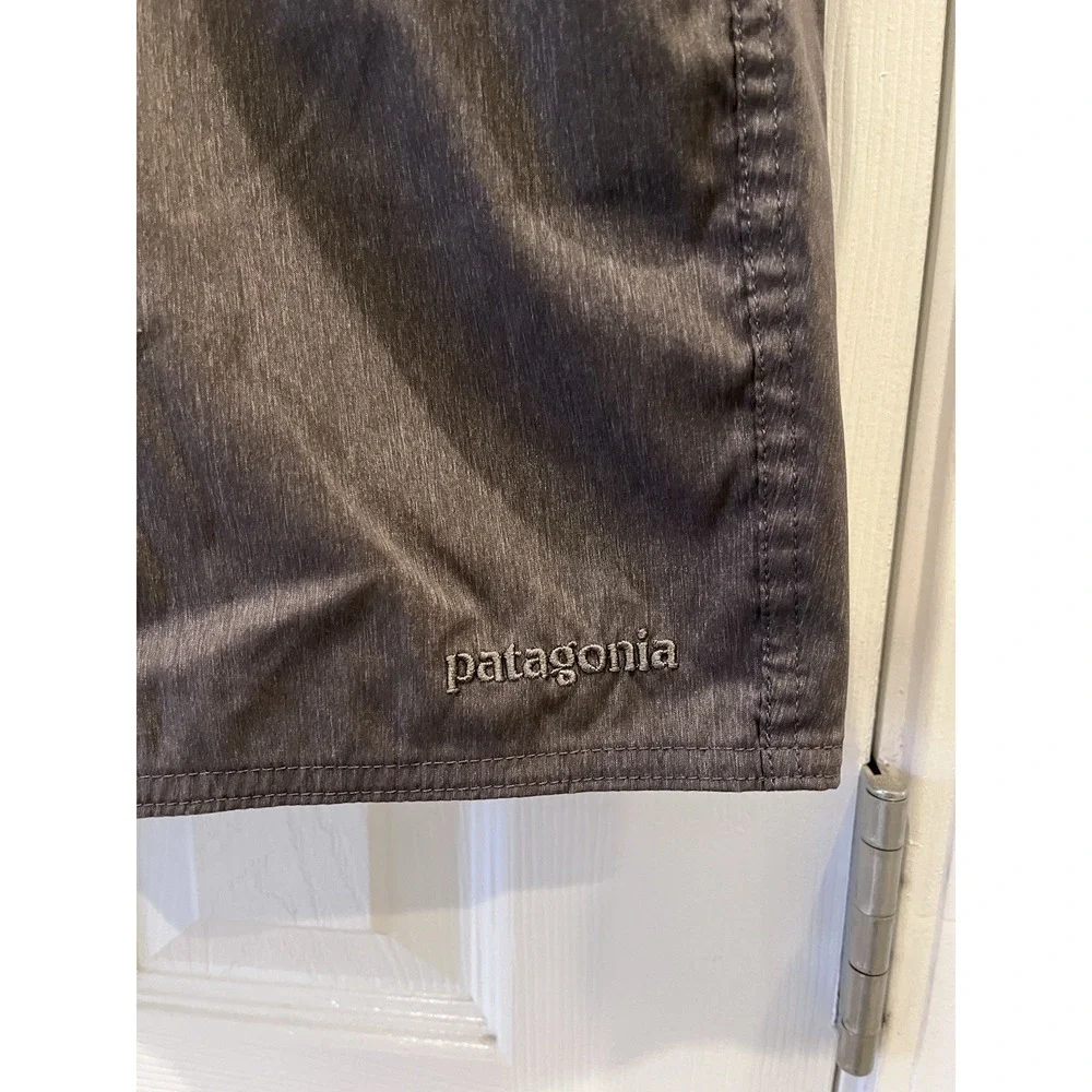 Patagonia Wavefarer Walk Shorts Mens 35 Feather Gray Stretch Casual Golf Swim
